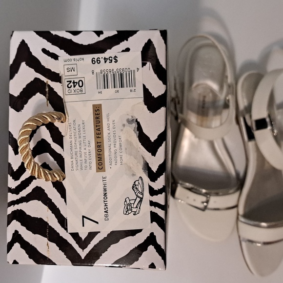 New Women's Dana Buchman Leather Sandals Sz 7 White & Silver - Picture 7 of 8